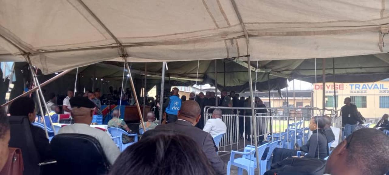 Une vue de l'audience publique de la Cour militaire de Kinshasa/Gombe siégeant en matière répressive au premier degré en chambre foraine