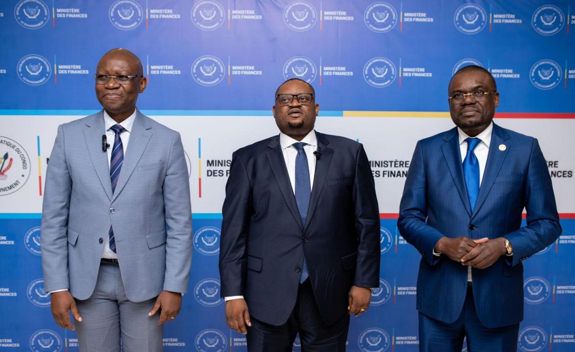 Le ministre des finances et le ministre de la santé publique Roger Kamba