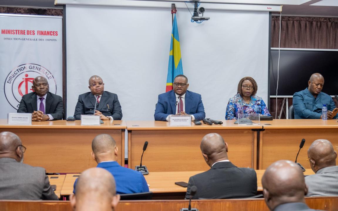 Le ministre des finances Doudou Fwamba Linkunde et les cadres et agents de la DGI