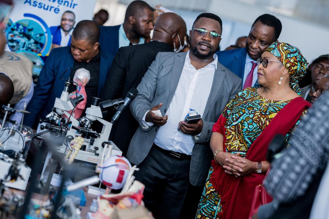 La Première Ministre Judith reçoit les explications des organisateurs de la dixième édition du Forum du Génie scientifique congolais