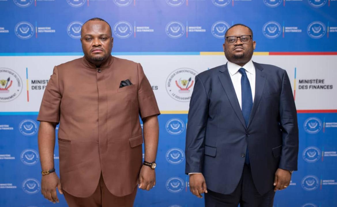 Le gouverneur de la ville de Kinshasa Daniel Bumba Lubaki et le ministre des finances Doudou Fwamba Linkunde, mardi 27 août 2024