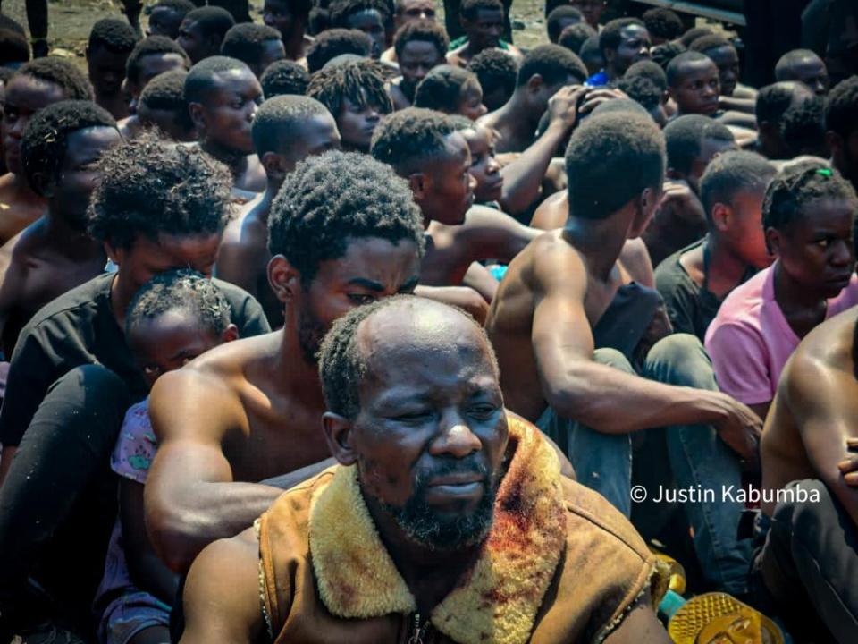 Quelques adeptes de la secte mystico-religieuse wazalendo arrêtés par les forces de défense et de sécurité dans une manifestation anti-monusco dans la ville de Goma, mercredi 30 août 2023. Crédit photo: Justin Kabumba