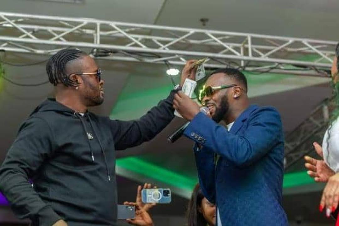 Héritier Wata et Trésor Mputu, lors d'un concert à Lubumbashi. [Photo d'illustration]