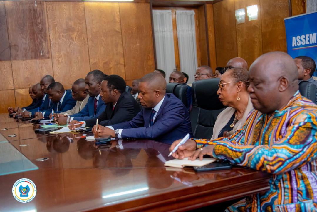 Les députés nationaux du Nord-Kivu en séance de travail avec le président Vital Kamerhe de l'Assemblée nationale