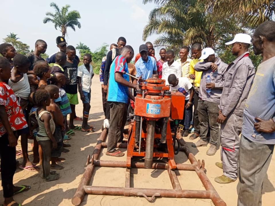 Présentation des matériels à la population d'ilebo