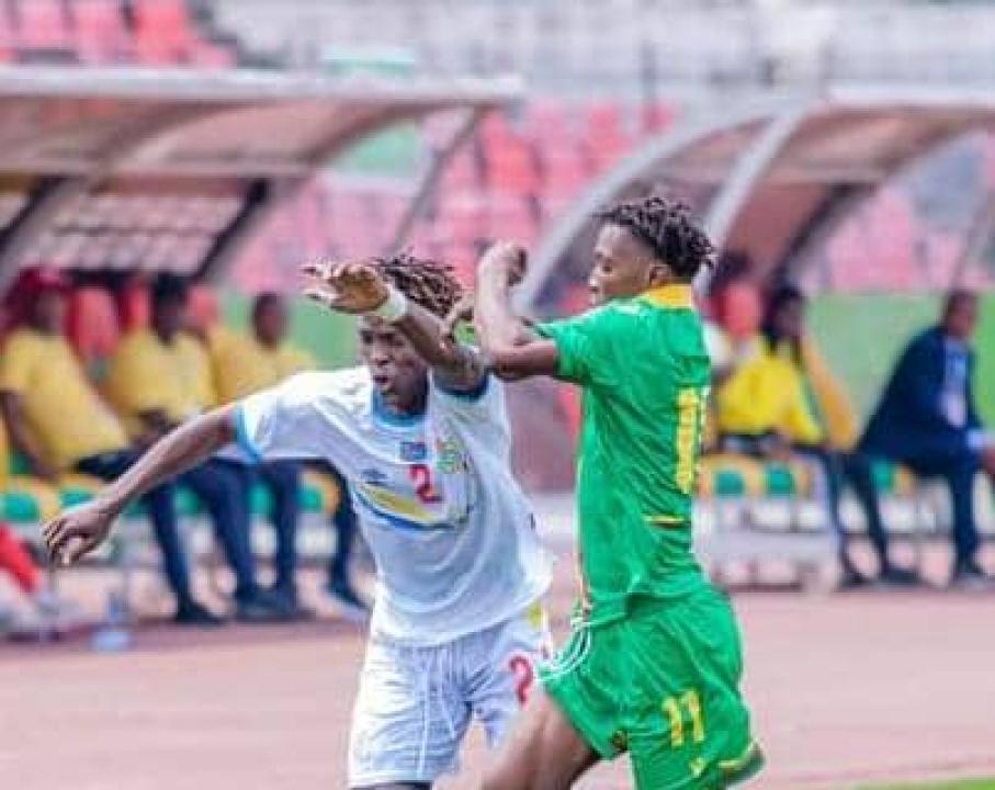 Un Léopard en duel avec un Diable rouge, au Stade Alphonse Massamba Débat.