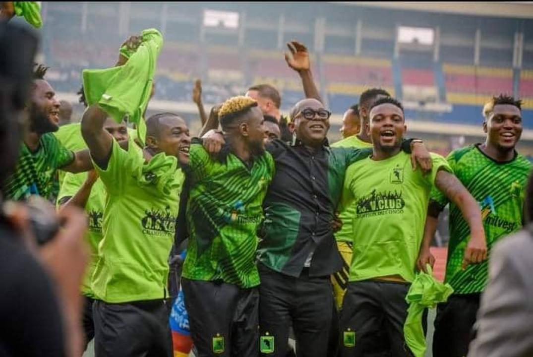Le président de VClub Amadou Diaby et quelques joueurs vclubiens lors du sacre en Coupe du Congo. [Photo d'illustration]