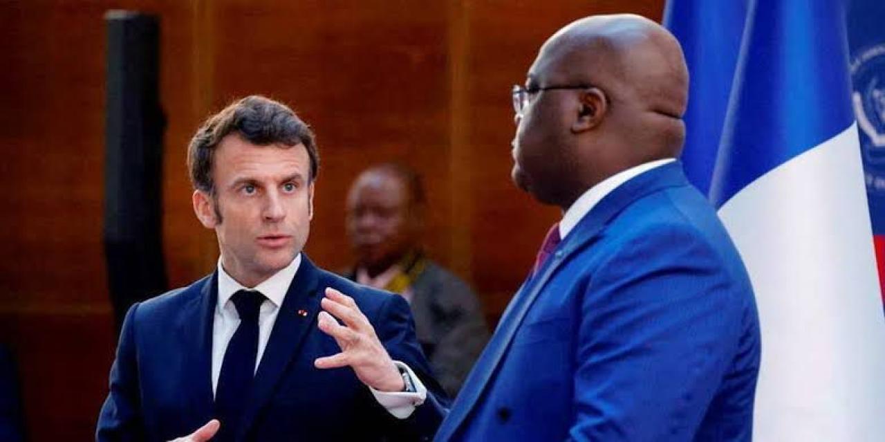 Emmanuel Macron et Félix Tshisekedi lors d’un point de presse à Kinshasa.