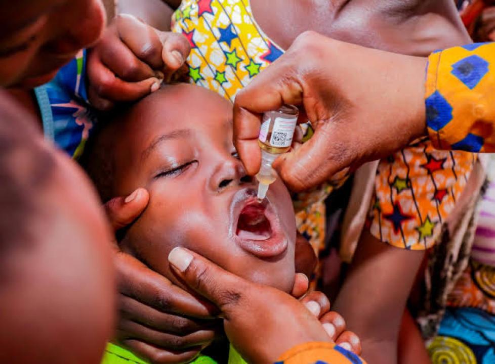 L'opération de vaccination contre la poliomélite