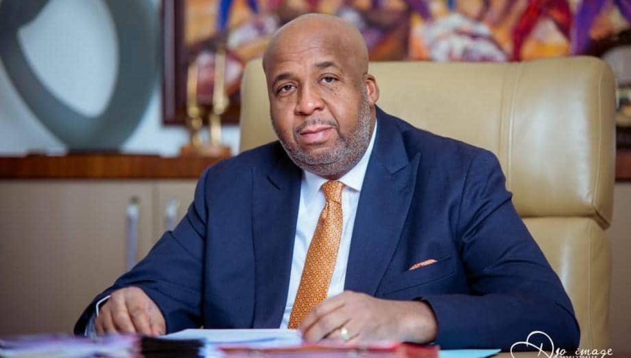 Le ministre des hydrocarbures Molendo Sakombi