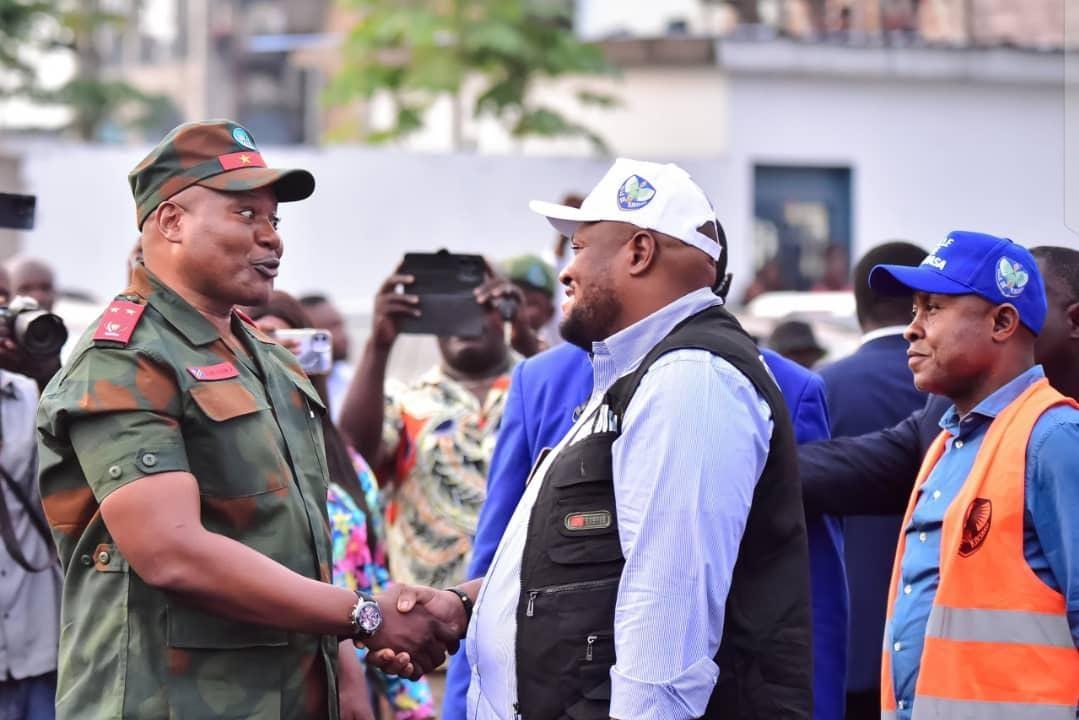 Le Général major Kasongo Kabwik et le gouverneur de la ville de Kinshasa Daniel Bumba [ Photo d'illustration