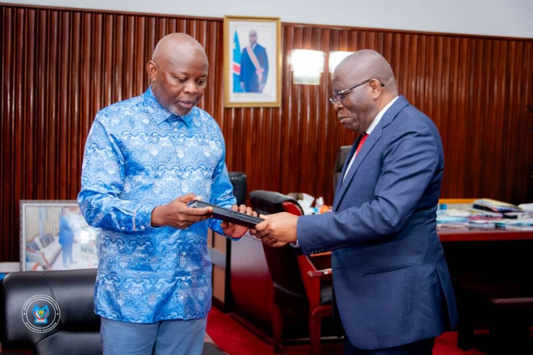 Le Président de l'Assemblée nationale Vital Kamerhe et le Premier Président de la Cour des comptes Jimmy Munganga, le 21 octobre 2024