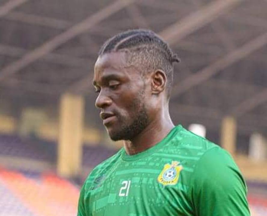 Le gardien, Brudel Efonge Liyongo, lors d'une séance d'entraînement des Léopards A.