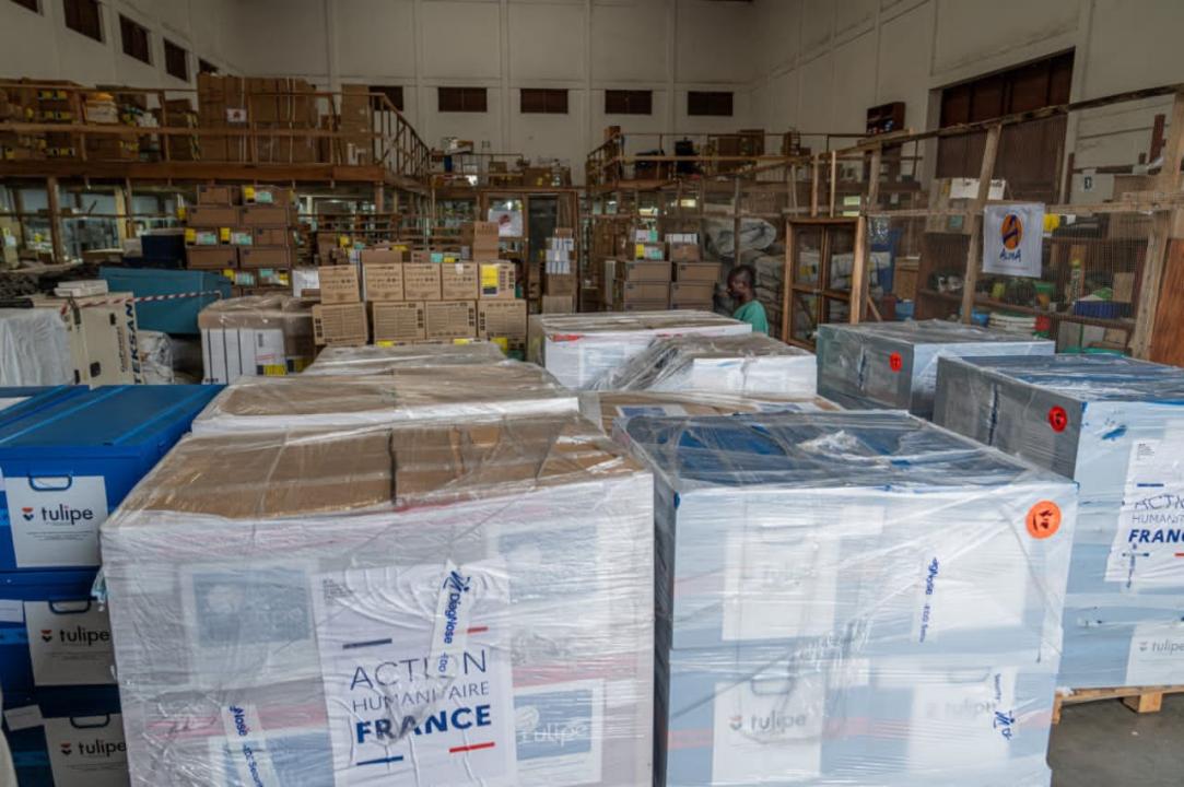 Arrivée de 70 malles des médicaments au profit des populations congolaises touchées, un don de la France
