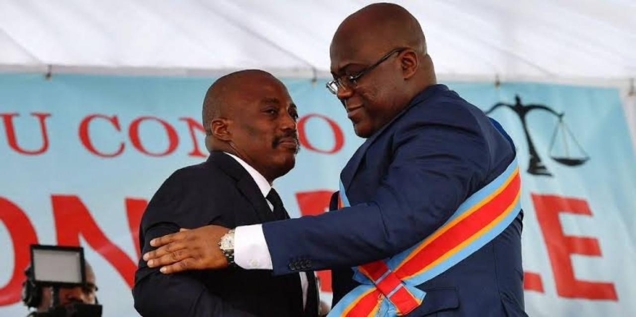L'ex Chef de l'État Joseph Kabila et son successeur Félix Tshisekedi lors de la cérémonie de passation pacifique du pouvoir. [ Photo d'illustration]