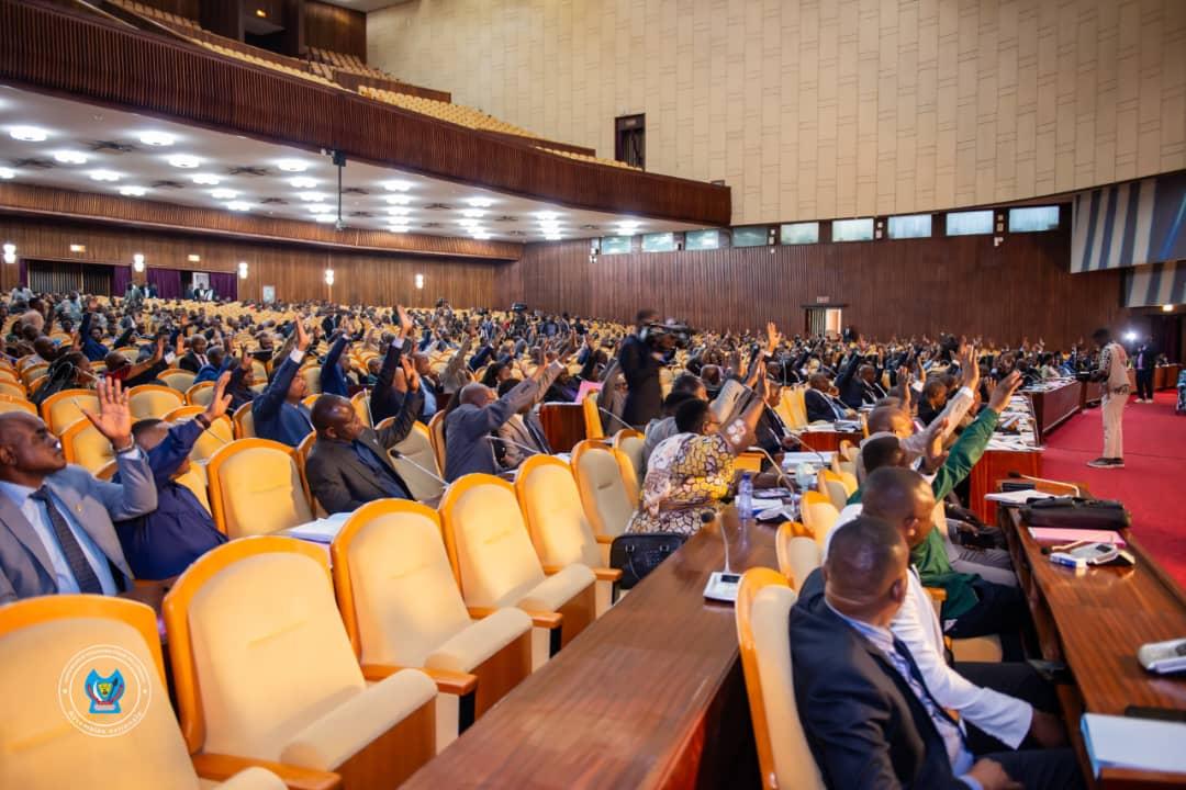 La plénière de l'Assemblée Nationale lors de l'examen du rapport de l'Ecofin sur les deux projets de loi, mardi 29 octobre 2024