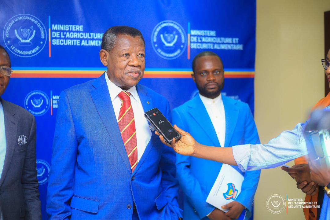 Lambert Mende Omalanga
