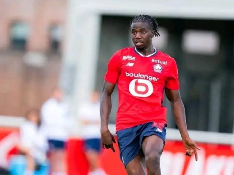 L'international congolais Ngal'ayel Mukau sous les couleurs de Lille.