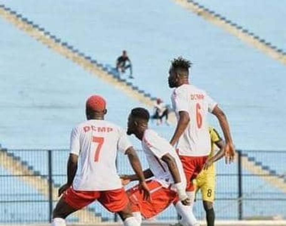 Les joueurs du DCMP, au Stade Père Raphaël de la Kethule.