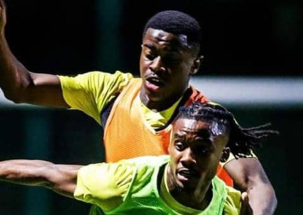 Noah Sadiki et William Balikwisha lors d'une séance d'entraînement à Abidjan.