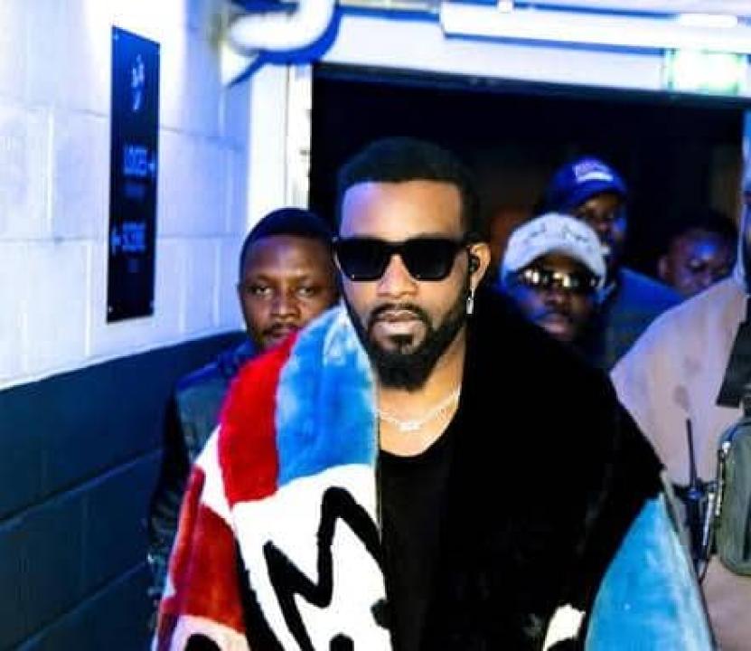 Fally Ipupa lors de son concert au Zénith de Lille.