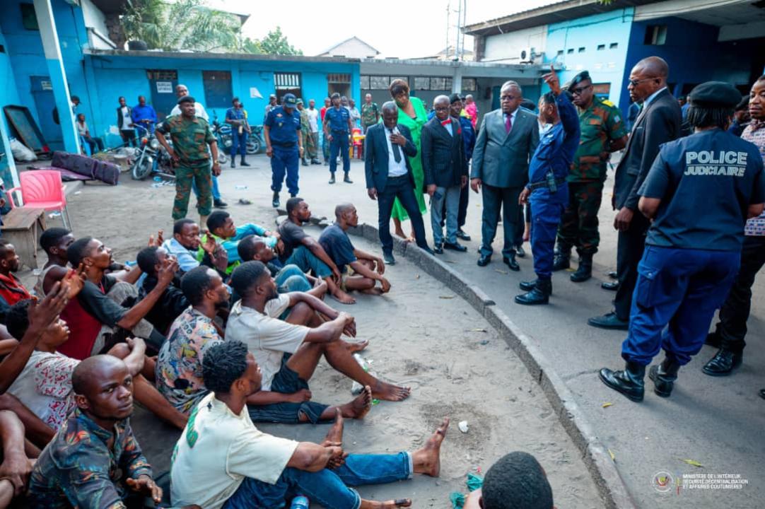 Le VPM Shabani lors de sa visite de travail au district de Tshangu