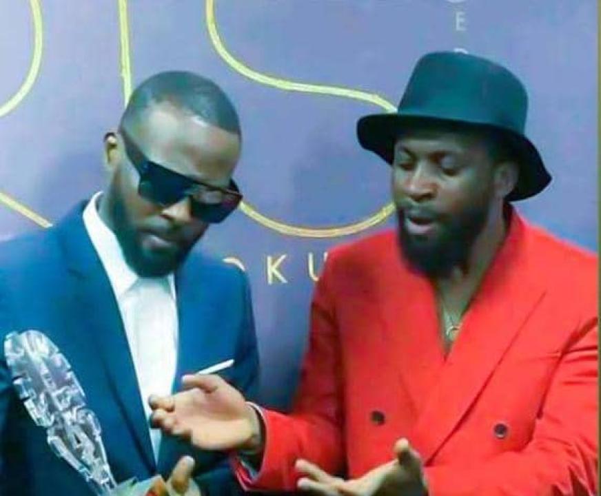 Héritier Wata et Herman Amisi lors de la soirée du Prix Lokumu.