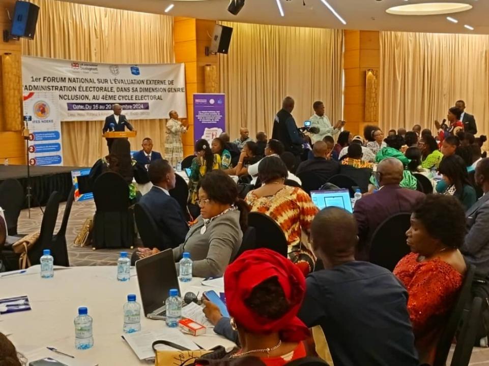 Les participants au premier forum national sur l'évaluation externe de l'administration electorale, dans sa dimension genre et inclusion au 4 ème cycle électoral