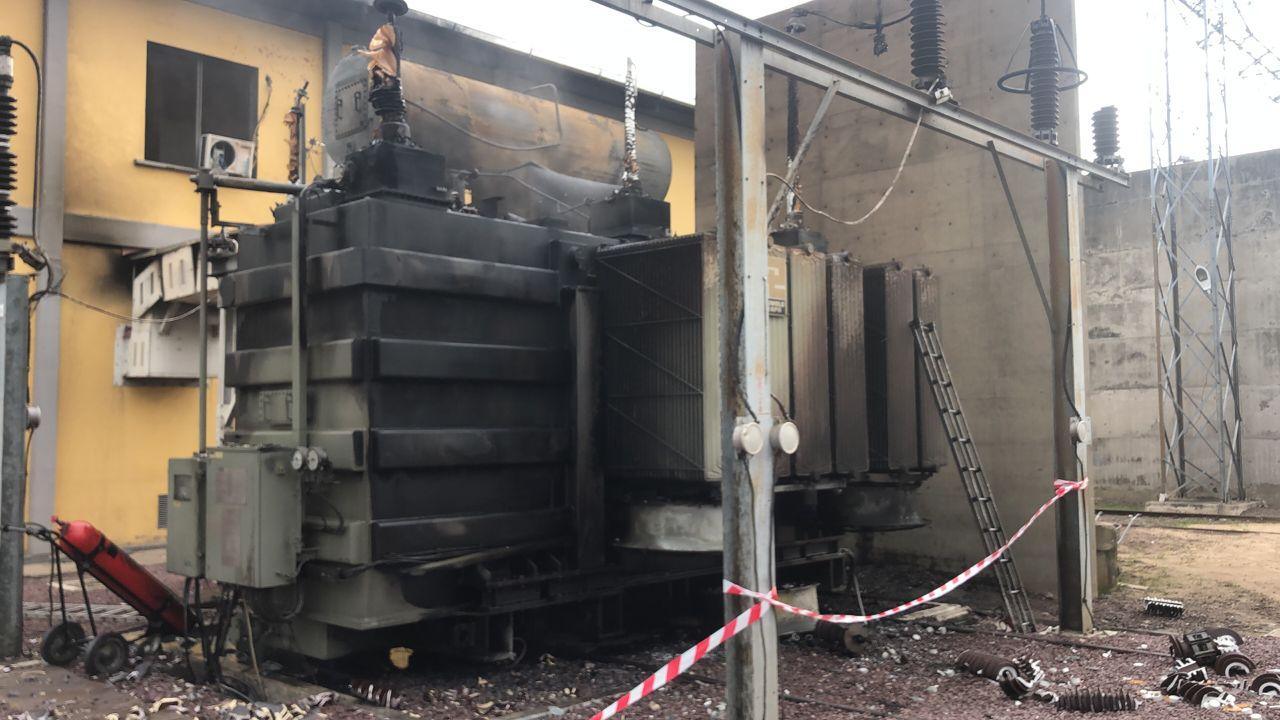 Transformateur du poste Haute Tension Funa2 après incendie.