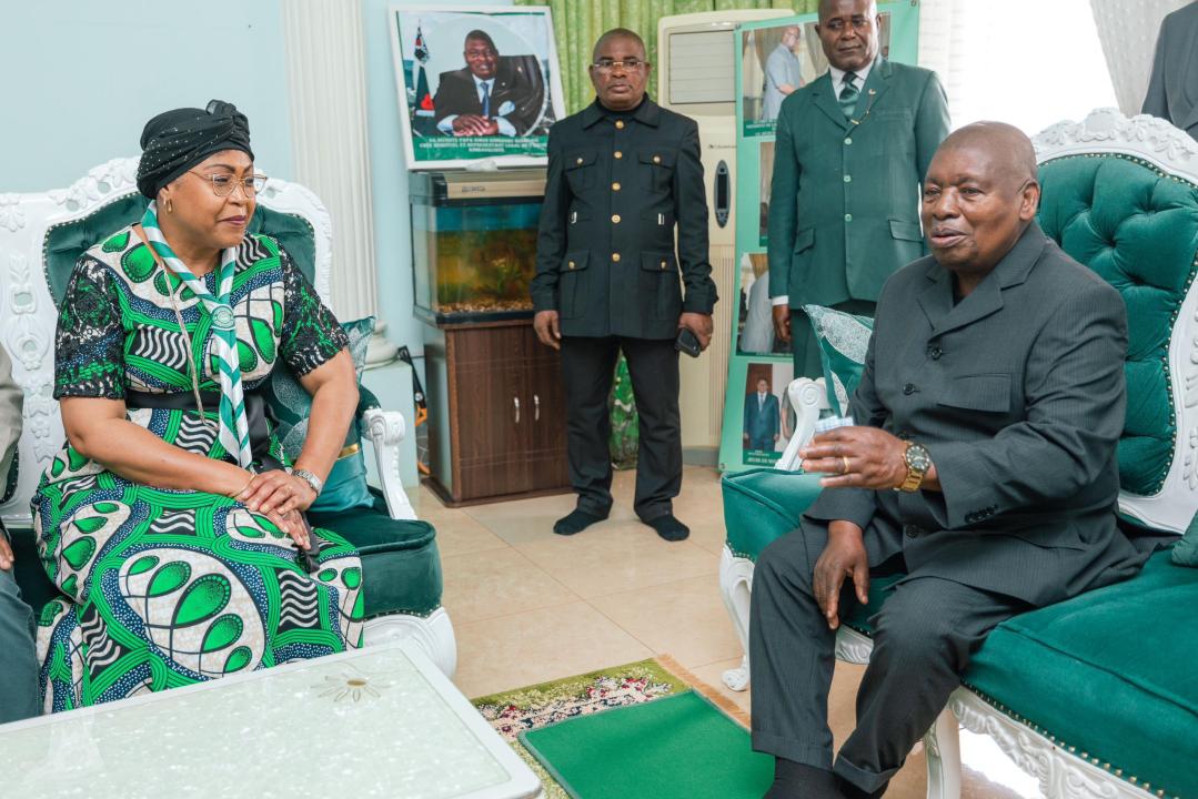 Échange entre la Première Ministre Judith Suminwa Tuluka et Sa Divinité Simon Kiangani, à Nkamba