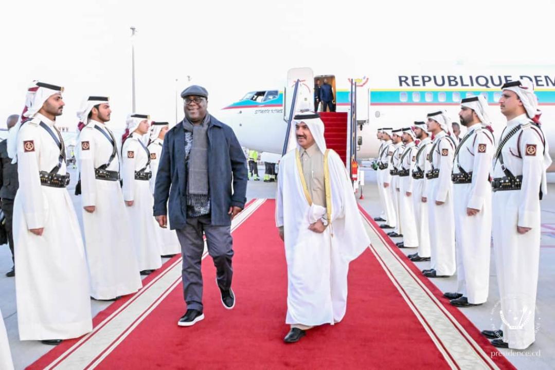 Le Chef de l'État Félix Antoine Tshisekedi lors de sa descente d'avion le dimanche 05 janvier 2025 au Qatar