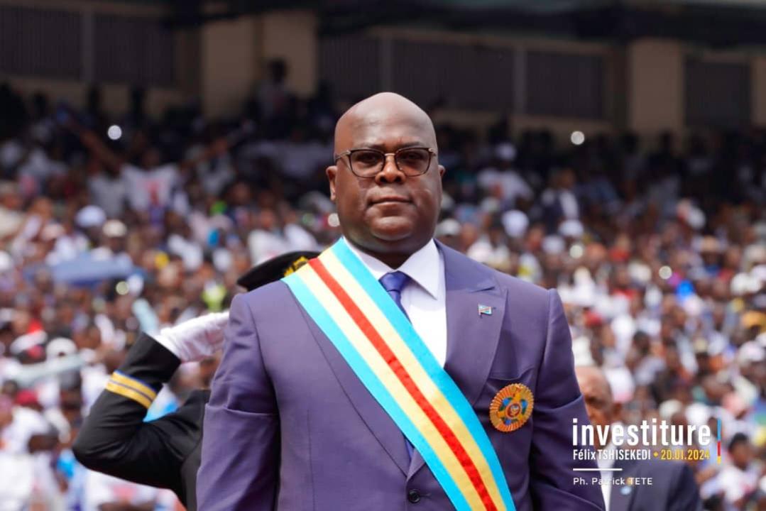 Le chef de l'État Félix Tshisekedi reçoit du DG de CDC Africa les réactifs et les équipements de laboratoire