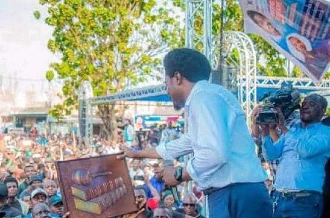Constant Mutamba lors d'un meeting populaire à Tshangu, en 2024. [Photo d'illustration]