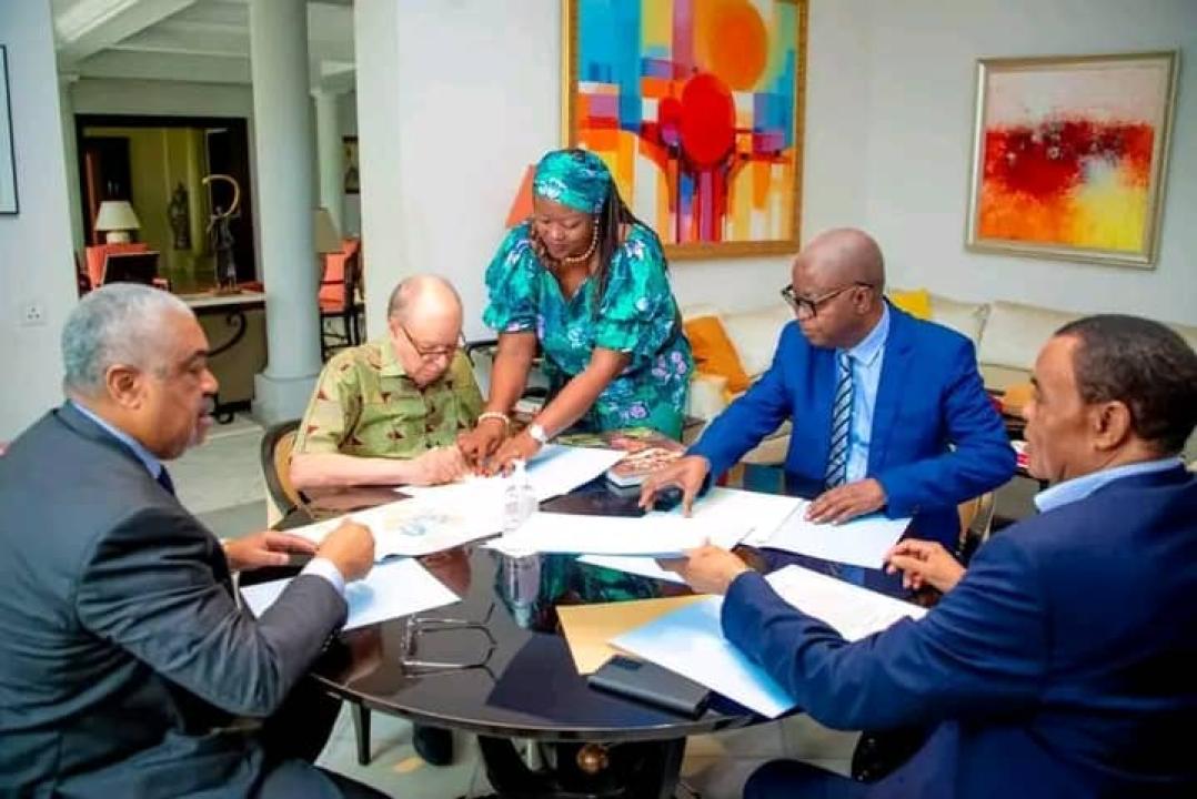 De gauche à droite, les Premiers ministres honoraires Samy Badibanga, Léon Kengo wa Dondo, Adolphe Muzito et Evariste Mabi Mulumba
