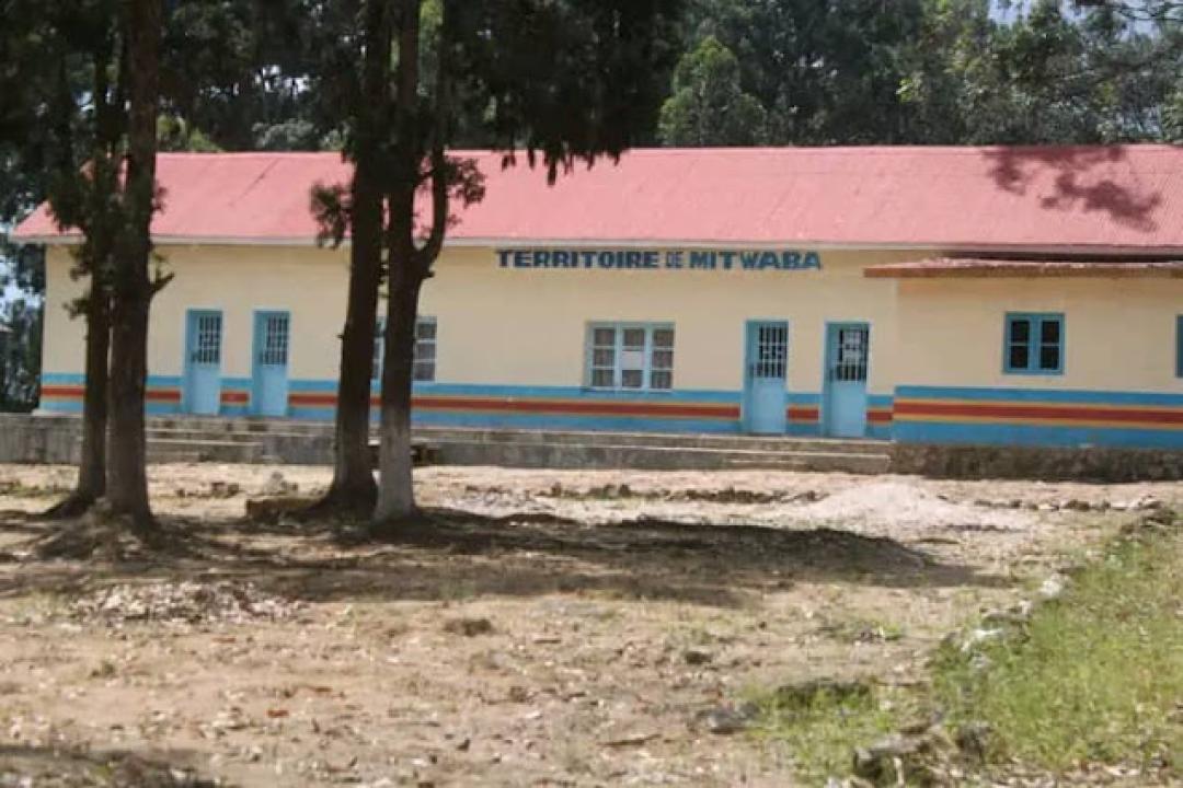 Bâtiment administratif du territoire de Mitwaba.