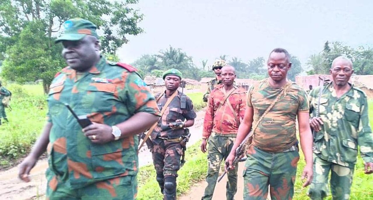 Le Général de Brigade Moyo Rabi Richard, en opérations de combats contre les miliciens Mobondo, dans la province de Maïndombe [photo d’illustration]