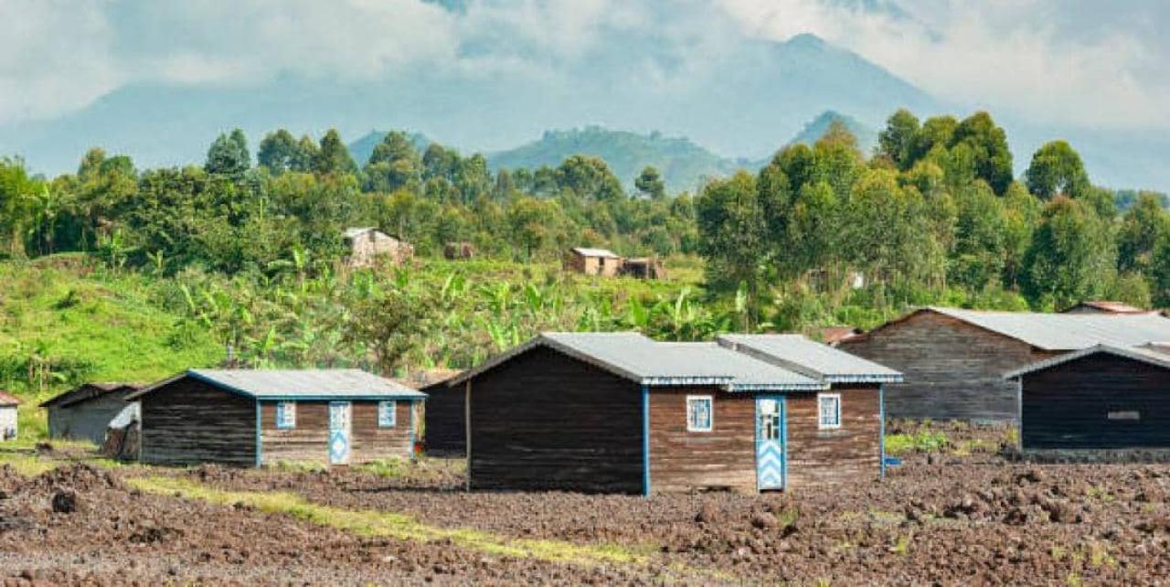 Des maisons nouvellement construites dans la coulée de lave du volcan Nyiragongo au Nord-Kivu [ photo d'illustration]