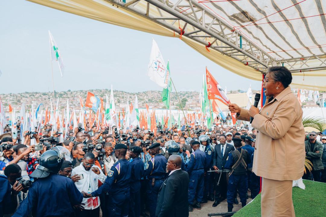 La Première Ministre Judith Suminwa s'adresse à la population de Matadi dans le cadre de Campagne "Congolais Telema"