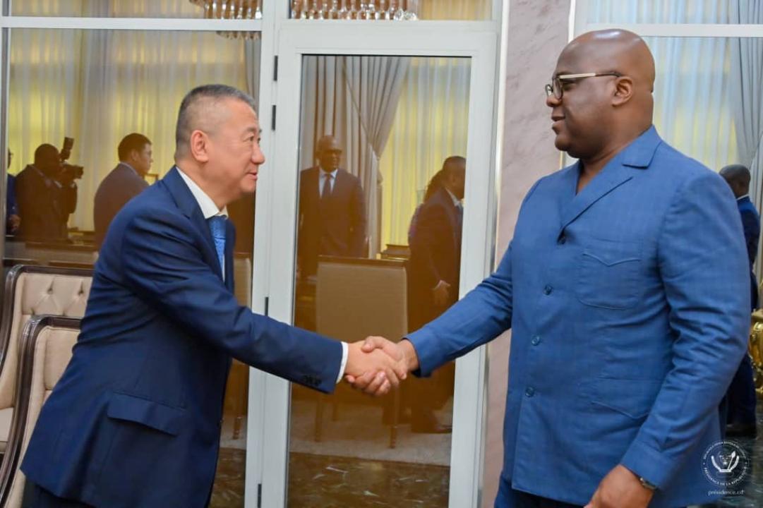 Le chef de l'État Félix Tshisekedi et l’Envoyé spécial de l’ONU pour la région des Grands Lacs M. Huang, lundi 10 mars à Kinshasa