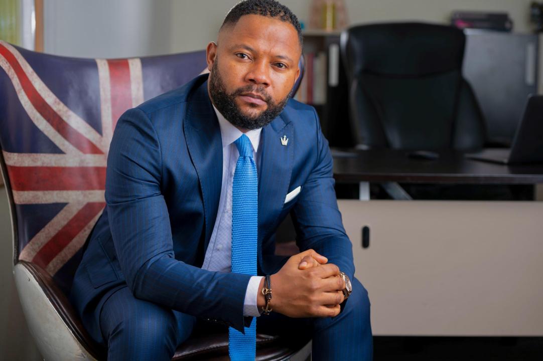 Guylain Tshibamba, Expert en communication stratégique, publique & gestion des crises, Lauréat du Collège des Hautes Études de Stratégie et de Défense CHESD, CEO ICONES Créa & Stratégies.