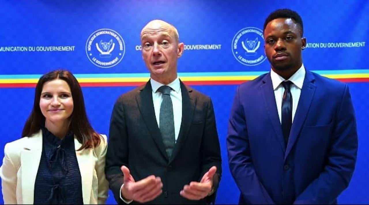 Le Directeur de Boston Consulting, Matthieu Lamiaux, assisté de deux membres de la délégation dépêchée à Kinshasa