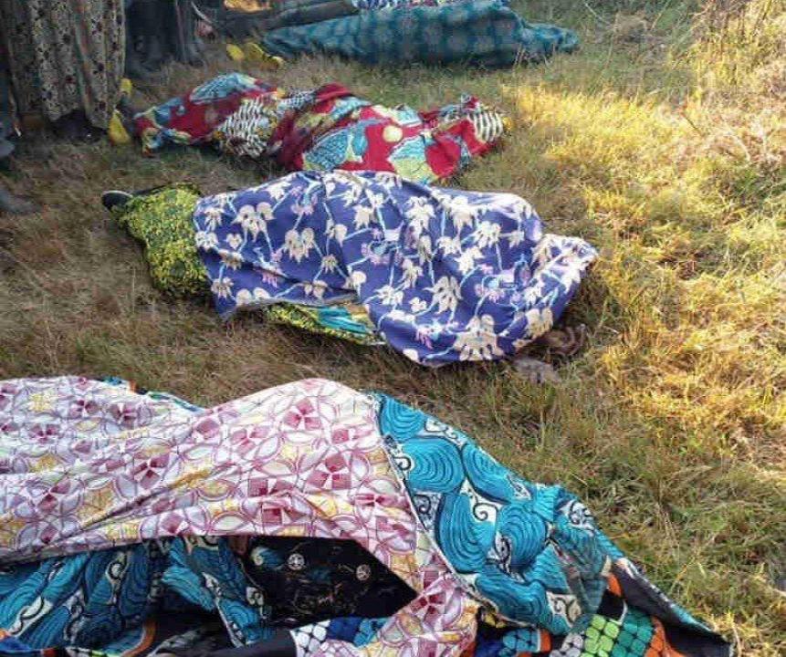 Des cadavres de civils tués par l’armée rwandaise et ses supplétifs AFC-M23