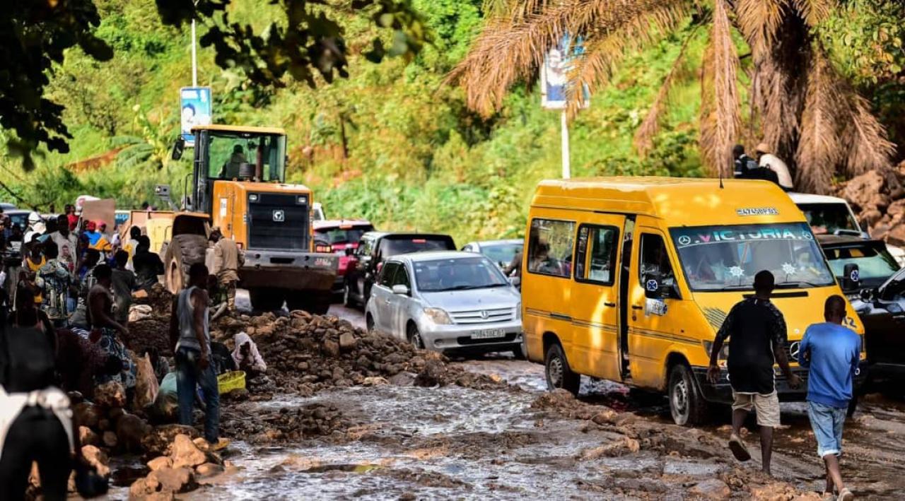 Reprise de circulation sur l’avenue du Tourisme après le lancement de l’opération "point-à-temps" par le Gouverneur Daniel Bumba