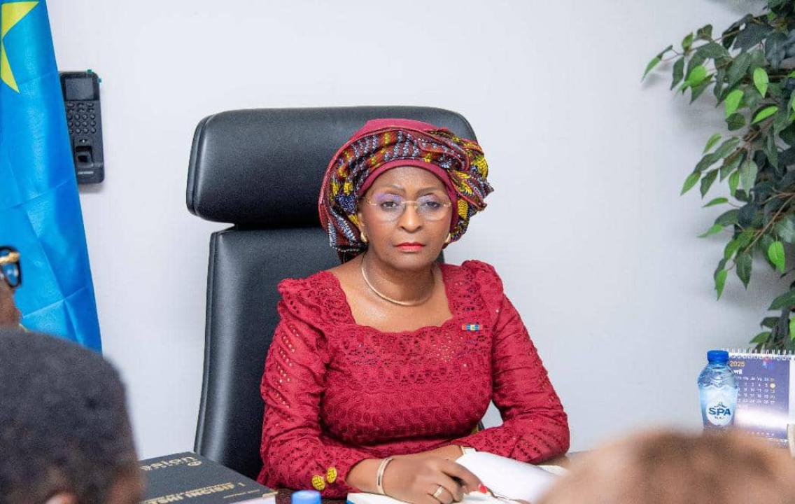 Aziza Munana, ministre des Affaires sociales, Actions humanitaires et Solidarité humanitaire
