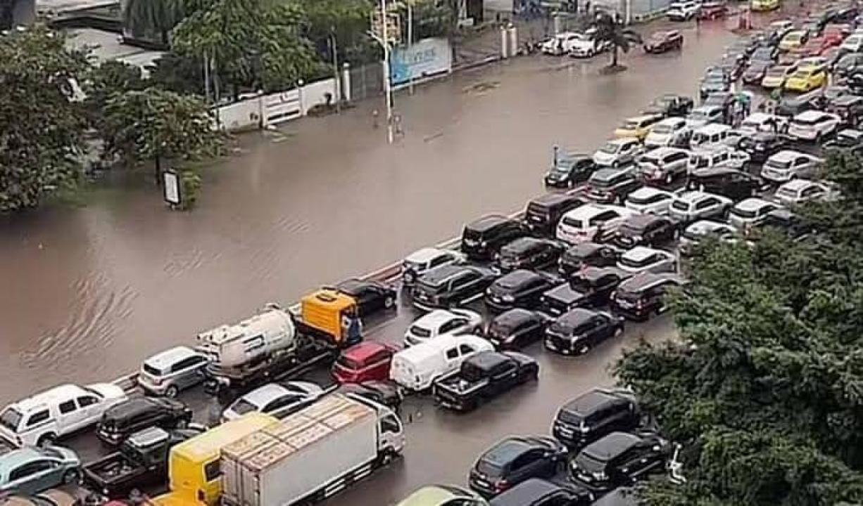 Boulevard du 30 juin, ce vendredi 11 avril 2025.