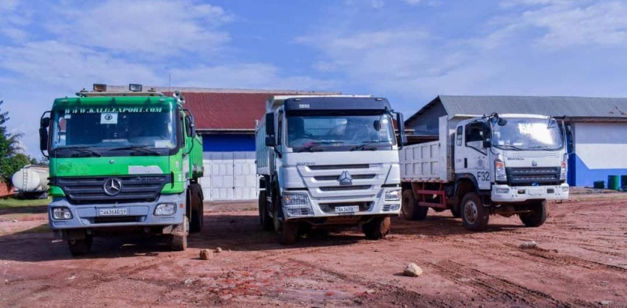 Trois camions marque Bene du PNVi offerts au Gouvernement provincial  du Nord-Kivu, pour soutenir les travaux d’élargissement de l’aéroport de Mavivi
