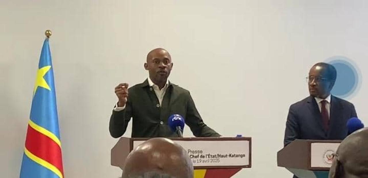 Le porte-parole du gouvernement Patrick Muyaya lors d'un briefing co-animé à Lubumbashi