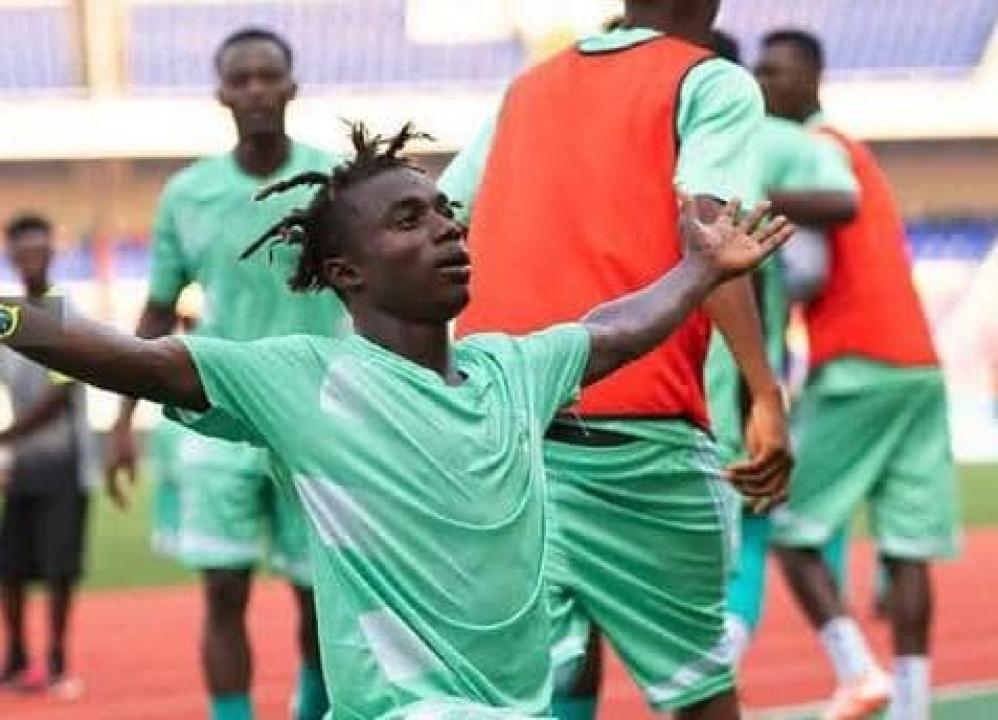 Un joueur du DCMP en pleine célébration, au Stade des Martyrs.