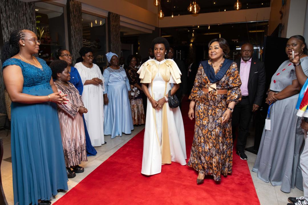 La première dame de la RDC, Denise Nyakeru Tshisekedi, et celle du Burundi, Angeline Ndayishimiye