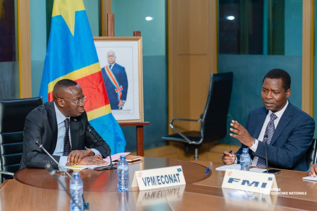 Échange entre le Vice- premier ministre,ministre en charge de l'économie nationale, échange avec Calixte Ahokpossi du FMI